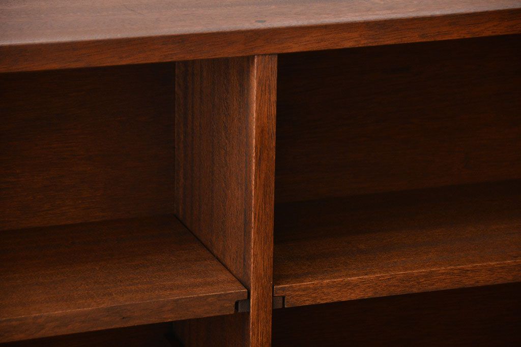 アンティーク家具　アンティーク　古い木製のシンプルな薄型本棚(2)