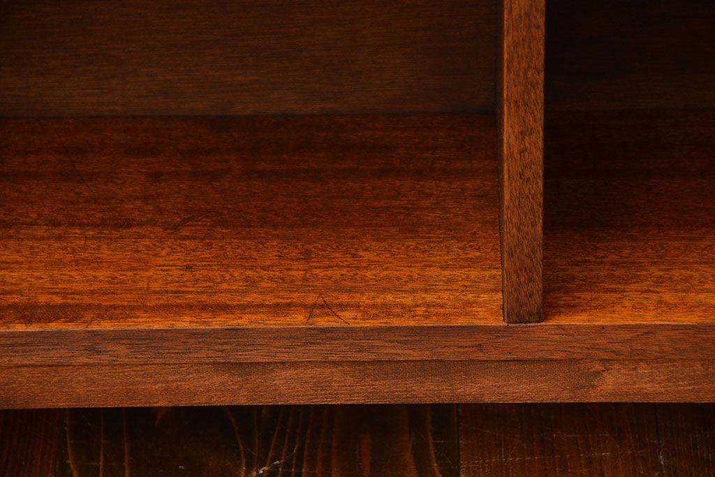 アンティーク家具　アンティーク　古い木製のシンプルな薄型本棚(2)