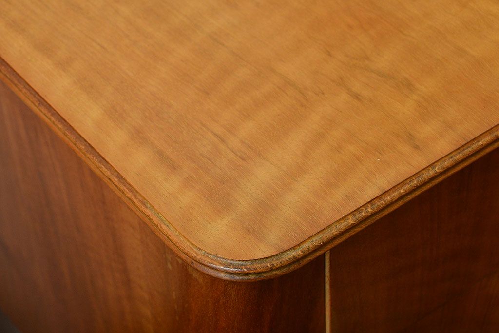 ヴィンテージ家具　北欧ビンテージ　GORDON RUSSELL　シンプルでおしゃれなドレッサー