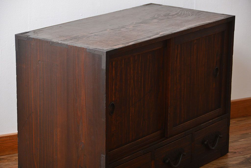 アンティーク家具　アンティーク　桐材!金具が立派な時代箪笥ローボード(1、桐箪笥、桐たんす)