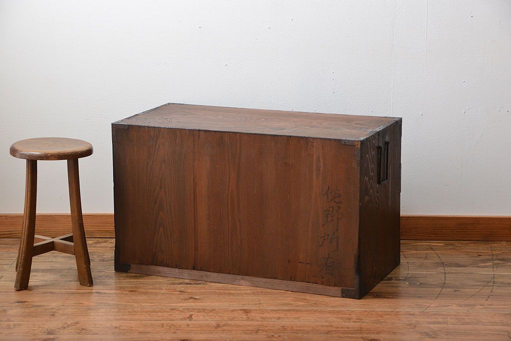 アンティーク家具　アンティーク　桐材!金具が立派な時代箪笥ローボード(2、桐箪笥、桐たんす)