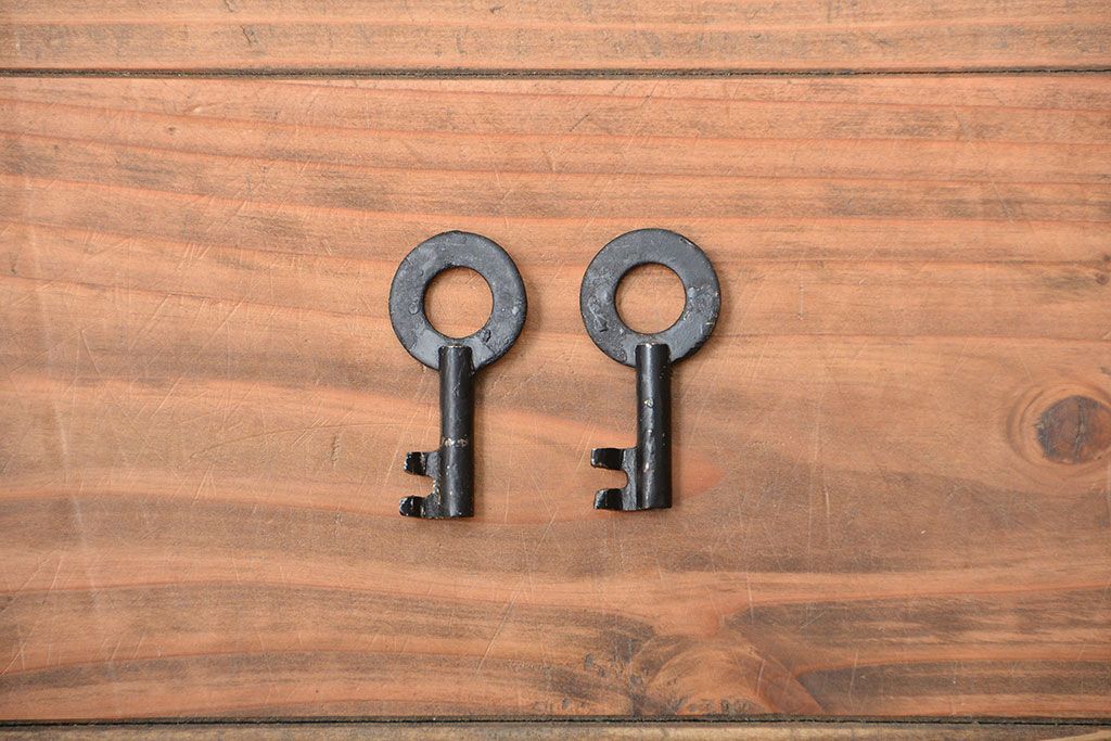 アンティーク家具　アンティーク　桐材!金具が立派な時代箪笥ローボード(3、桐箪笥、桐たんす)
