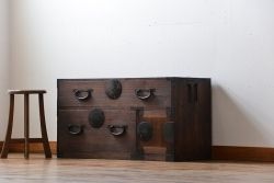 アンティーク家具　和製アンティーク　シンプルな丸金具の時代箪笥ローボード(1)