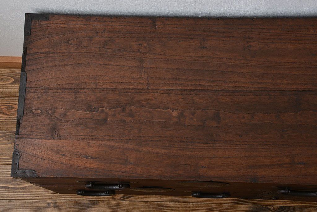アンティーク家具　和製アンティーク　シンプルな丸金具の時代箪笥ローボード(1)