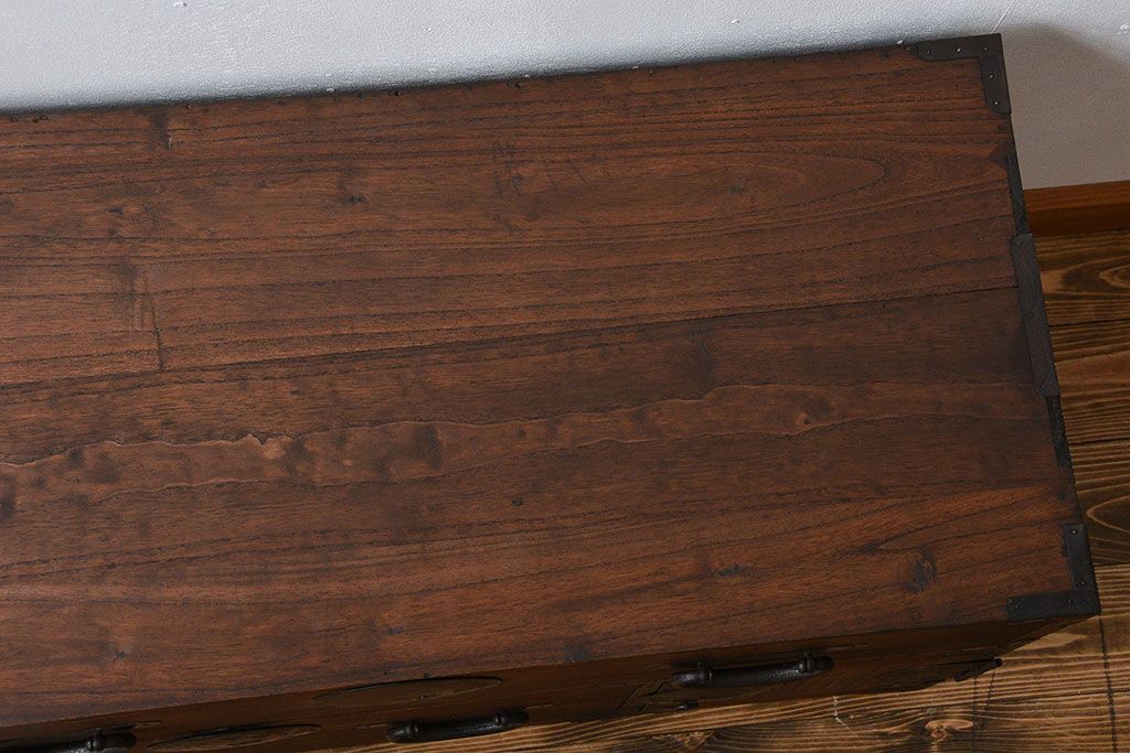 アンティーク家具　和製アンティーク　シンプルな丸金具の時代箪笥ローボード(1)