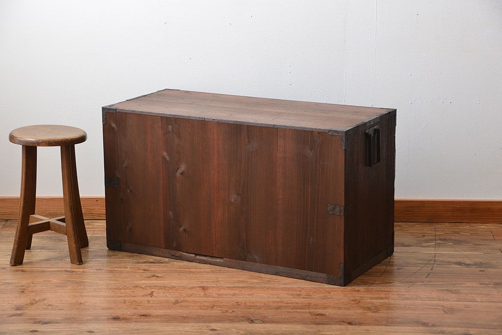 アンティーク家具　和製アンティーク　シンプルな丸金具の時代箪笥ローボード(1)