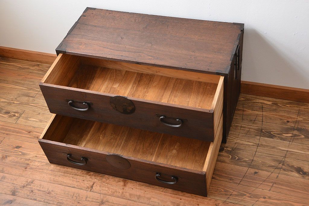 アンティーク家具　和製アンティーク　シンプルな丸金具の時代箪笥ローボード(2)