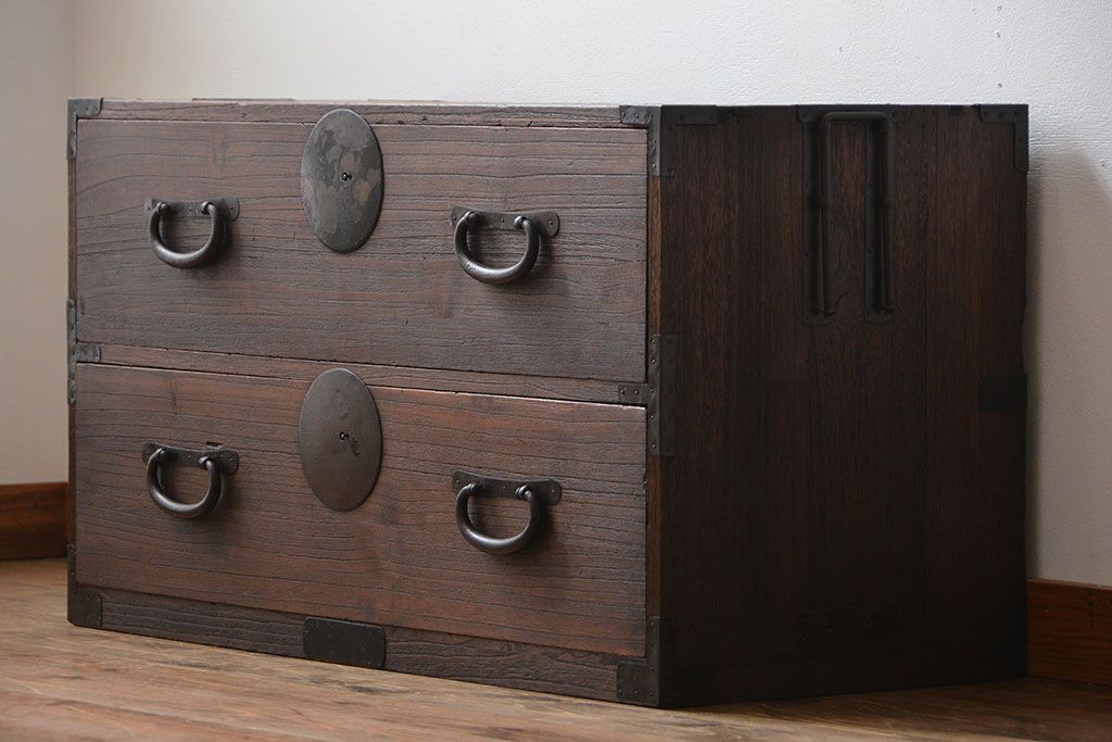 アンティーク家具　和製アンティーク　シンプルな丸金具の時代箪笥ローボード(2)