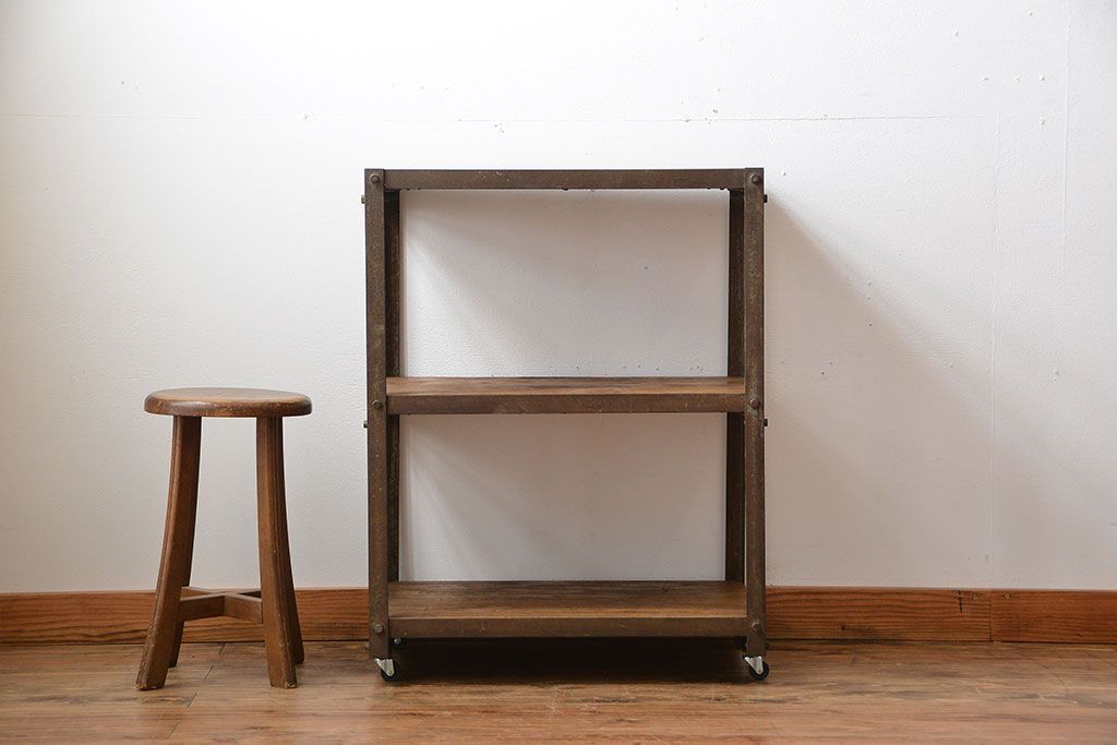 レトロ家具　昭和レトロ　古材と古いアイアンのアンティークキャスターワゴン