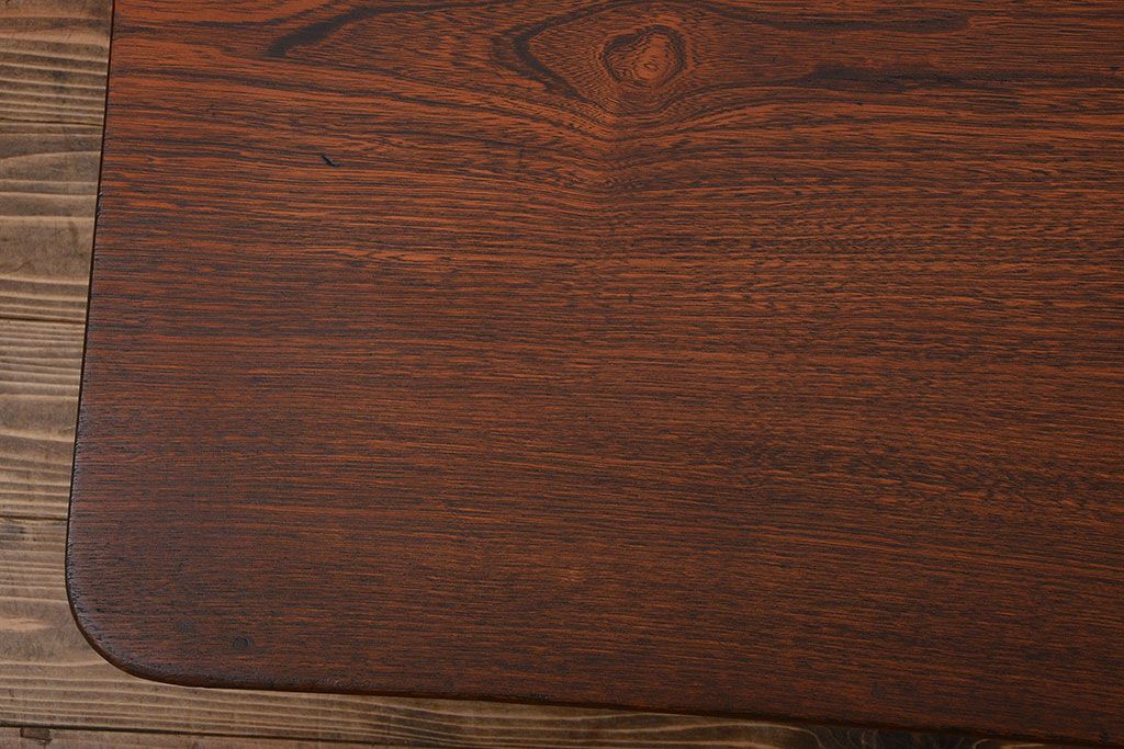 レトロ家具　昭和レトロ　脚のデザインがおしゃれな角ちゃぶ台