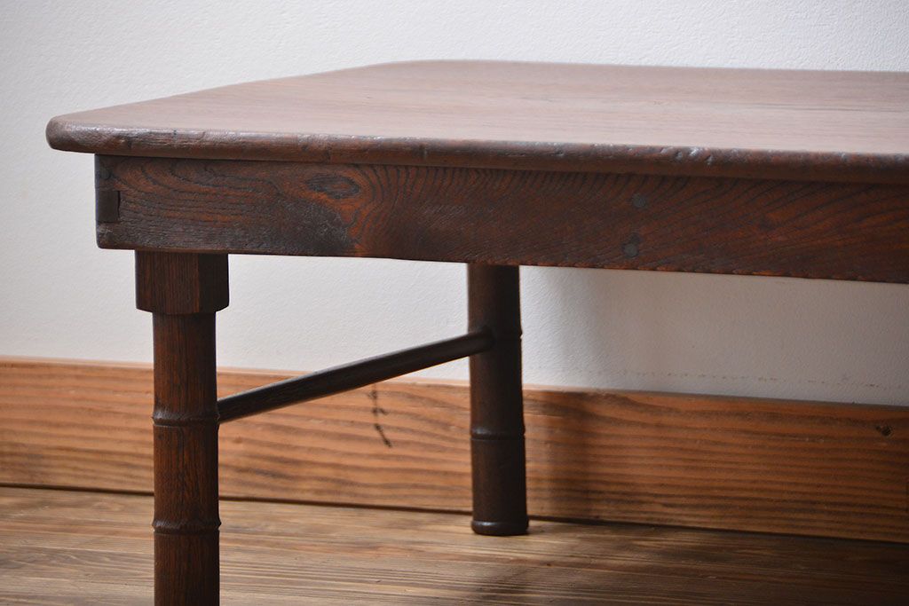 レトロ家具　昭和レトロ　脚のデザインがおしゃれな角ちゃぶ台