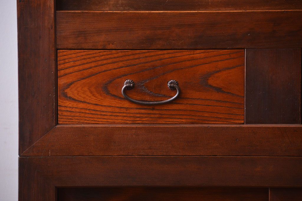 アンティーク家具　和製アンティーク　欅材と檜材の上品な重ね水屋箪笥