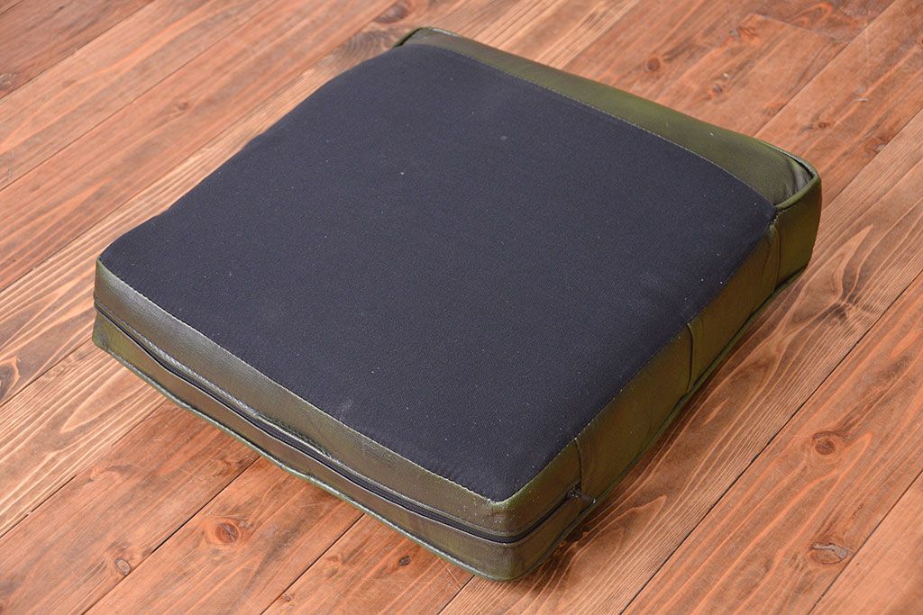 アンティーク家具　イギリスアンティーク　本革のチェスターフィールドウィングバックソファ(ウイングバックソファ)