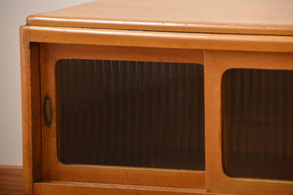レトロ家具　昭和レトロ　モールガラス引き戸の小ぶりなローボード