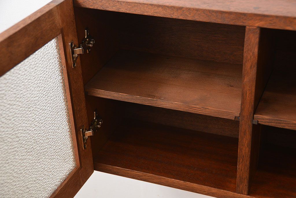 アンティーク家具　アンティーク　プレスガラス入り!古い木製のお洒落な壁掛けキャビネット