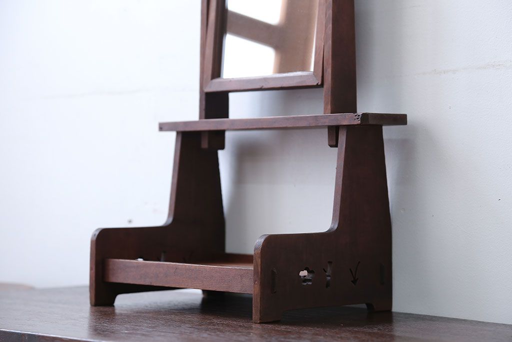 アンティーク家具　アンティーク　古い木製の小さなかわいい鏡台