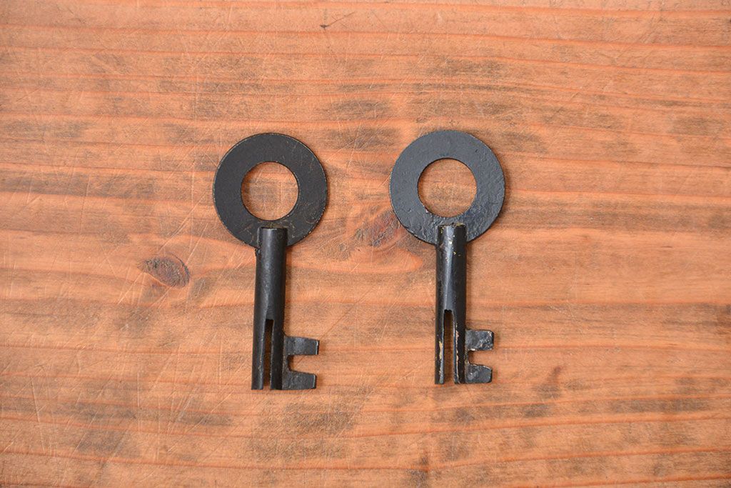 工芸品 手打ち金具 総欅材の佐渡船箪笥(定価139万円)(帳箱、舟箪笥)