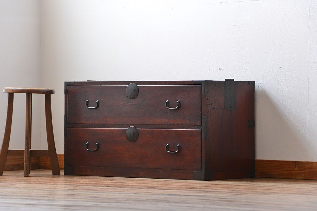 アンティーク家具　古民具・骨董　欅材!丸金具の時代箪笥テレビボード(ローボード)(2)