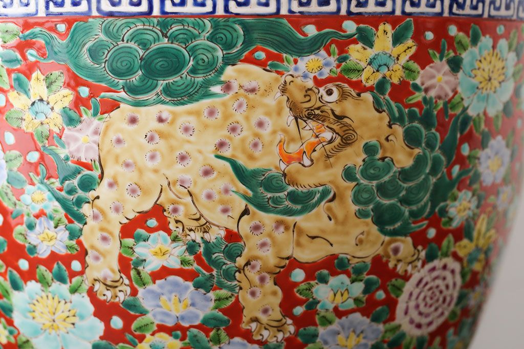 アンティーク雑貨　古民具・骨董　獅子の図　色絵火鉢 (十錦手)