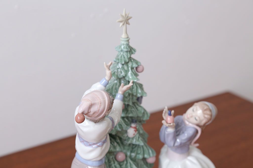 アンティーク雑貨　美品・リヤドロ(LLADRO)クリスマスツリーを飾ろう・箱付き(定価約15万円)