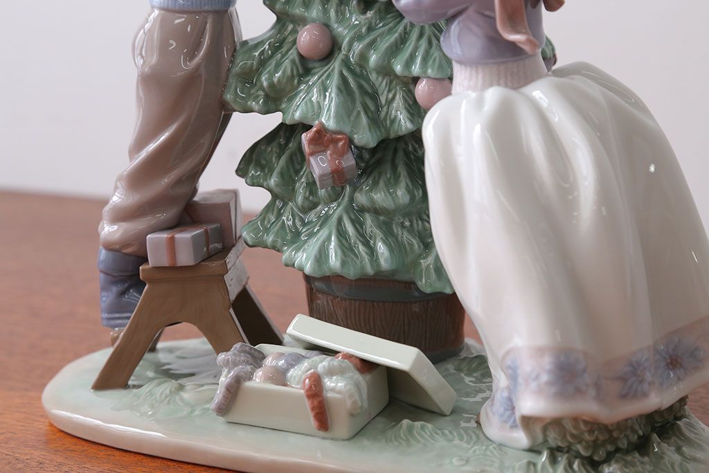 アンティーク雑貨　美品・リヤドロ(LLADRO)クリスマスツリーを飾ろう・箱付き(定価約15万円)