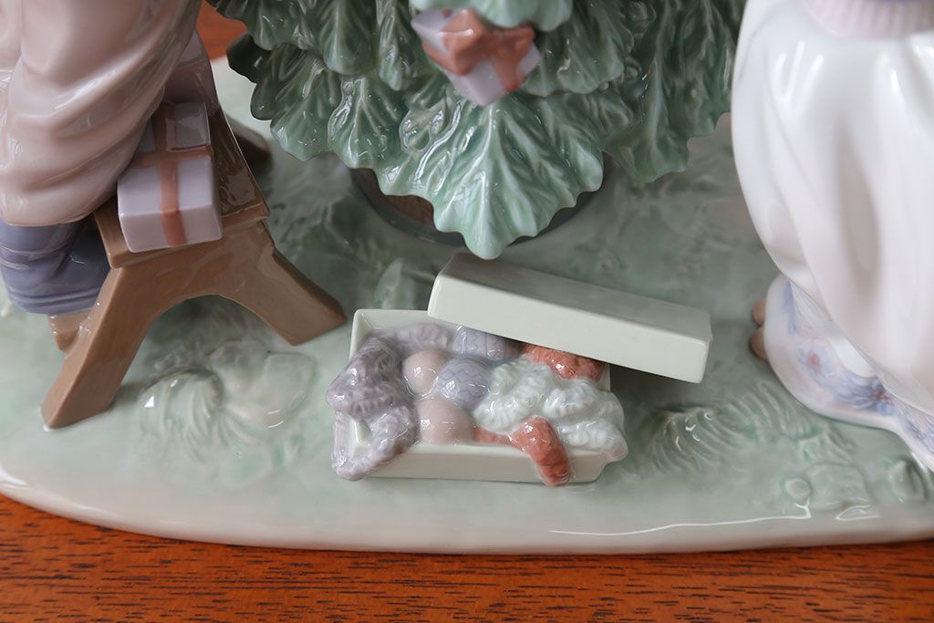 アンティーク雑貨　美品・リヤドロ(LLADRO)クリスマスツリーを飾ろう・箱付き(定価約15万円)