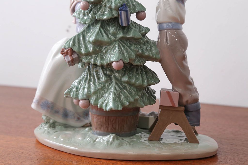 アンティーク雑貨　美品・リヤドロ(LLADRO)クリスマスツリーを飾ろう・箱付き(定価約15万円)