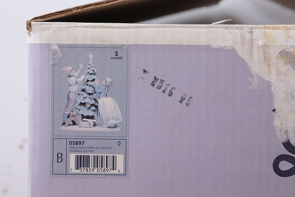 アンティーク雑貨　美品・リヤドロ(LLADRO)クリスマスツリーを飾ろう・箱付き(定価約15万円)