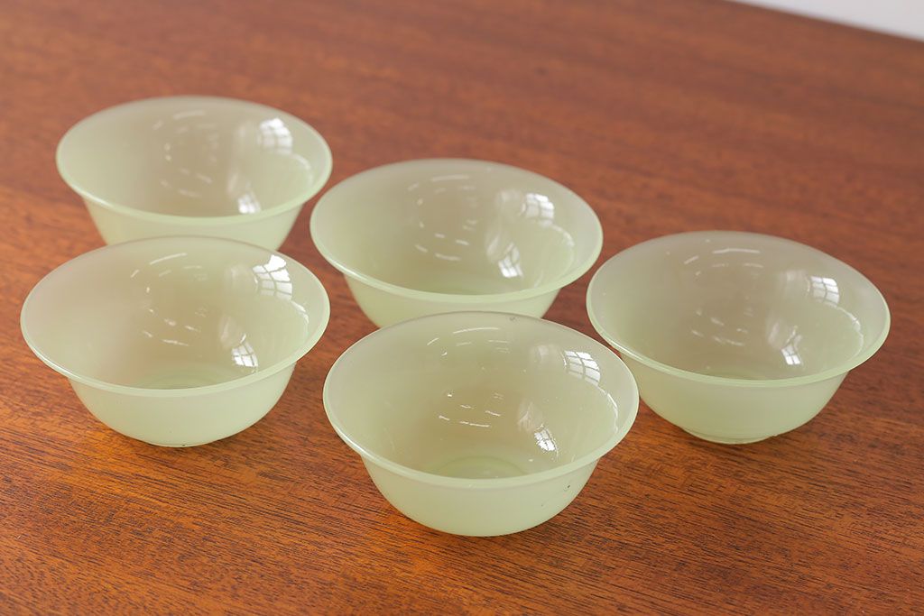 アンティーク雑貨　アンティーク　大正〜昭和初期・ウランガラス小鉢5個セット(氷コップ)(2)