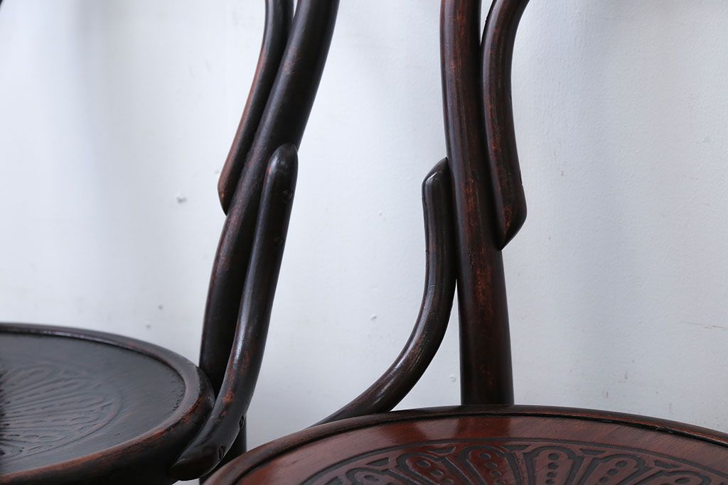 アンティーク家具　アンティーク　THONET(トーネット)社製バルーンバックベントウッドチェア2脚セット