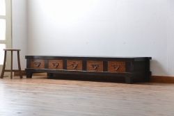 アンティーク家具　古民具・骨董　脚付き!時代箪笥テレビボード(水屋箪笥、ローボード、テレビ台、キャビネット、収納棚)(2)