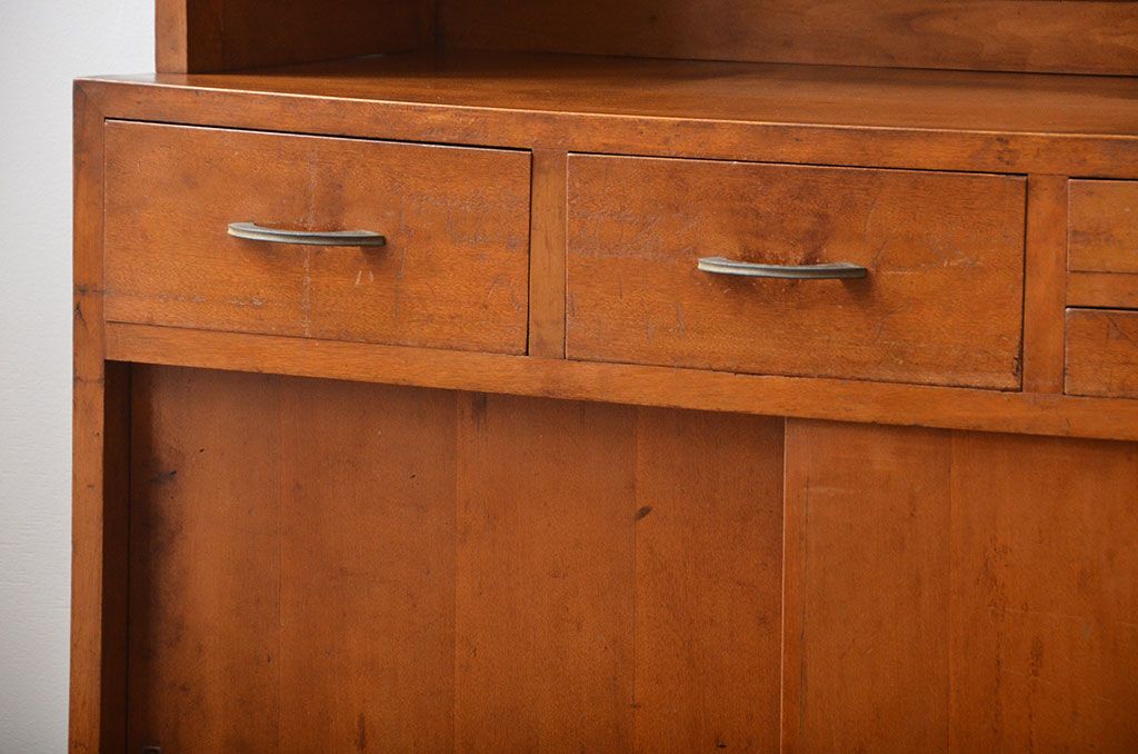 レトロ家具　昭和レトロ　モールガラス入り!古い木製のアンティーク食器棚(カップボード)