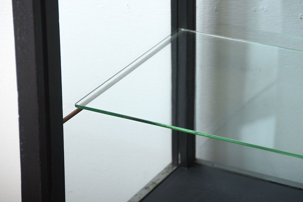 レトロ家具　昭和レトロ　鉄脚付き!ペイントオープンラックガラスケース