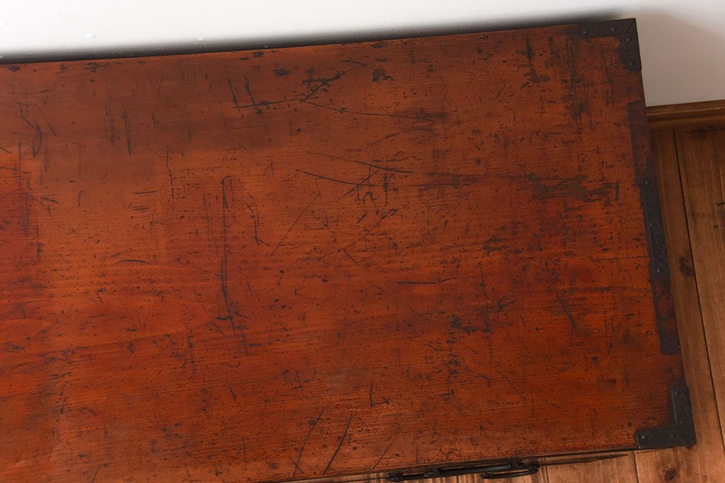 アンティーク家具　古民具・骨董　古い木のアンティーク半箪笥(衣装箪笥・時代箪笥ローボード)
