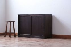 アンティーク家具　古民具・骨董　細かく仕切りがついた和製アンティーク引き戸収納棚