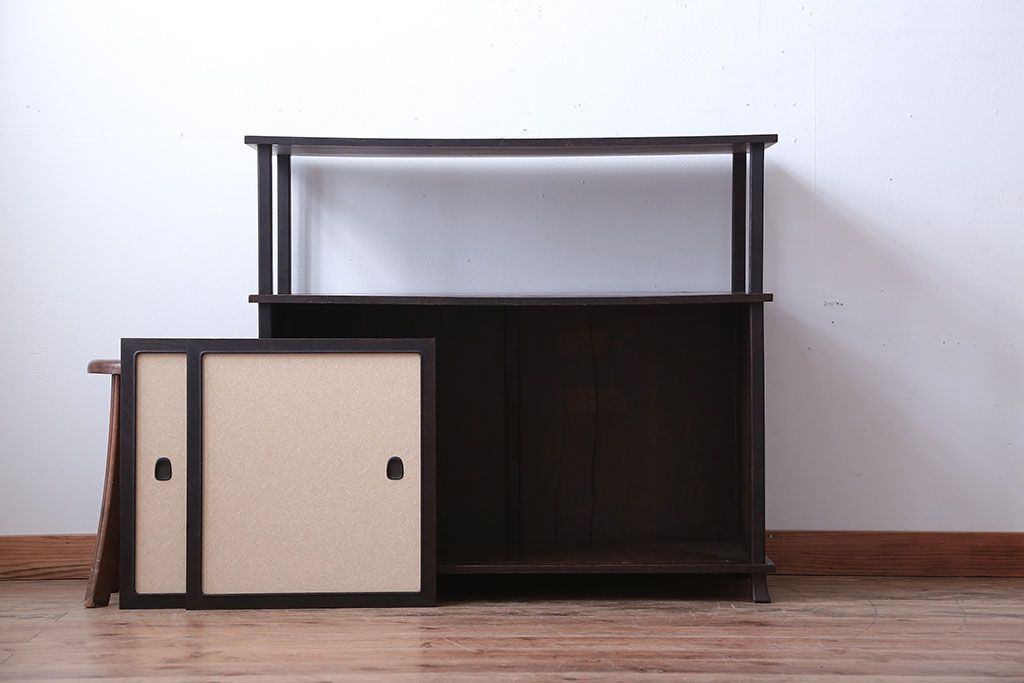 アンティーク家具　古民具・骨董　高級品!古い栗材の和風な引き戸付き飾り棚