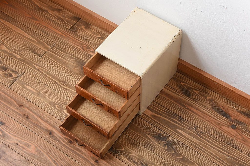 アンティーク家具　和製アンティーク　ネームプレート付き!古いナラ材のペイント小引き出し