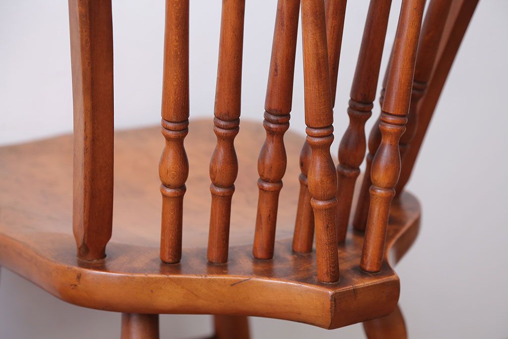 ヴィンテージ家具　ビンテージ　秋田木工の後姿が美しいウィンザーチェア(ダイニングチェア、ウインザーチェア)