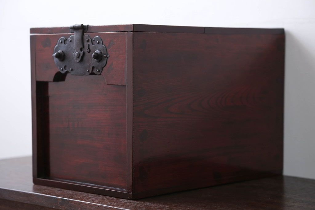 アンティーク雑貨　古民具・骨董　漆の綺麗な総欅材の古い銭箱