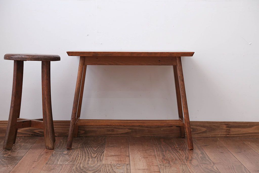アンティーク家具　和製アンティーク　古い木製のシンプルなセンターテーブル