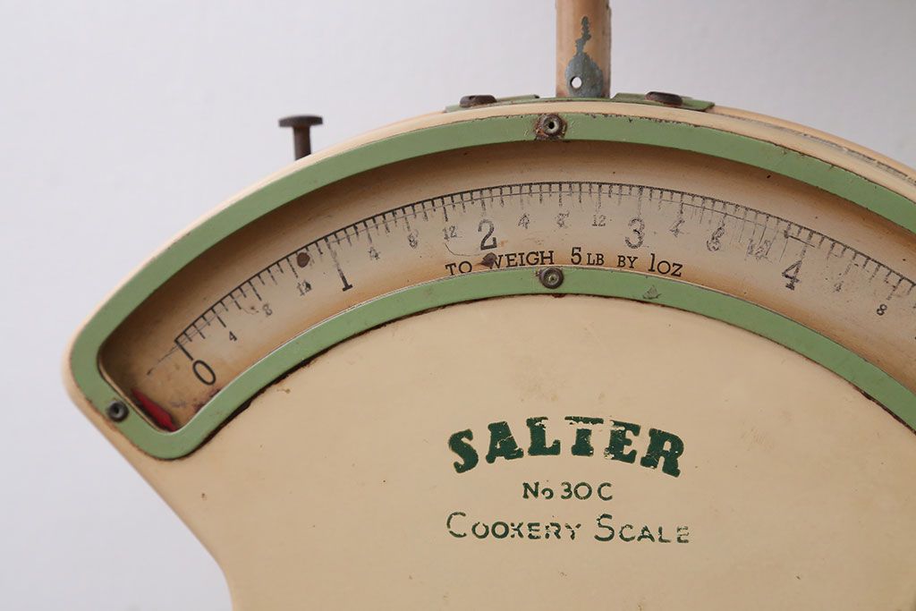 アンティーク雑貨　イギリスアンティーク　SALTER(ソルター)のキッチンスケール(はかり)