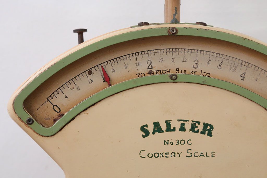 アンティーク雑貨　イギリスアンティーク　SALTER(ソルター)のキッチンスケール(はかり)