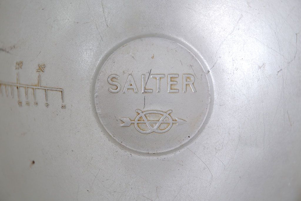 アンティーク雑貨　イギリスアンティーク　SALTER(ソルター)のキッチンスケール(はかり)