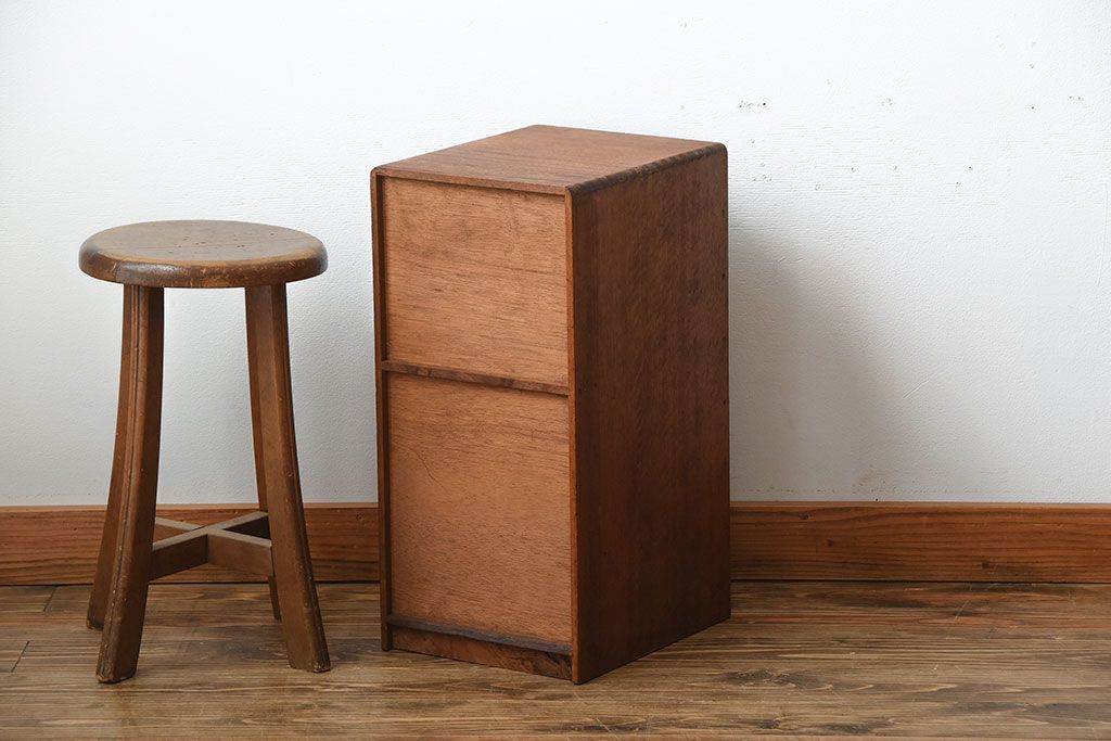 レトロ家具　昭和レトロ　ネームプレート付き!古いナラ材のアンティーク小引き出し