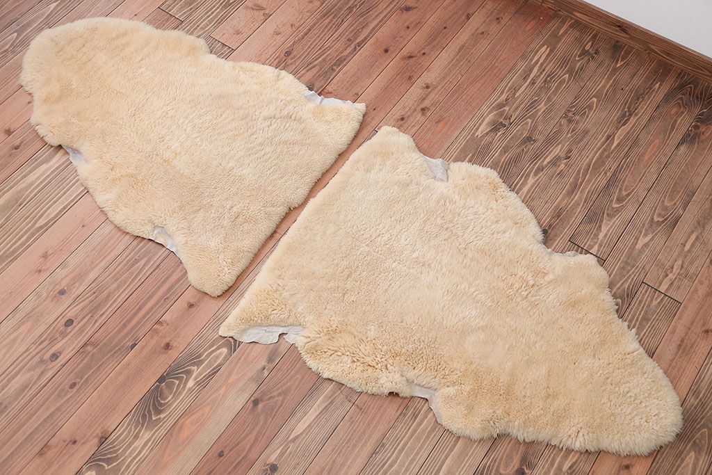 アンティーク雑貨　ビンテージ　高級感あふれるムートンのラグマット2枚セット