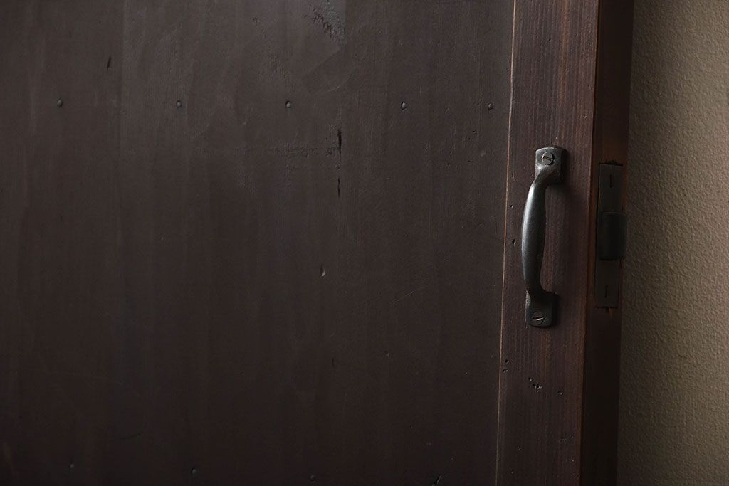 古民具・骨董　古い木製のアンティーク舞良戸ドア