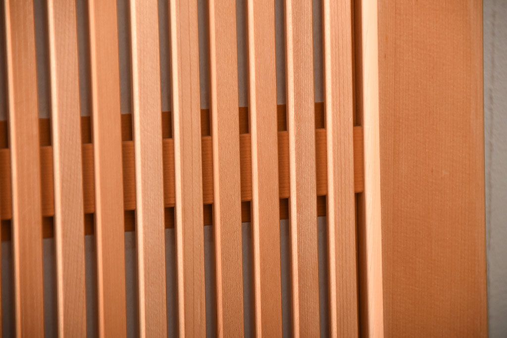 中古美品　木味を楽しめる美しさ　檜・杉材の高級格子戸2枚セット