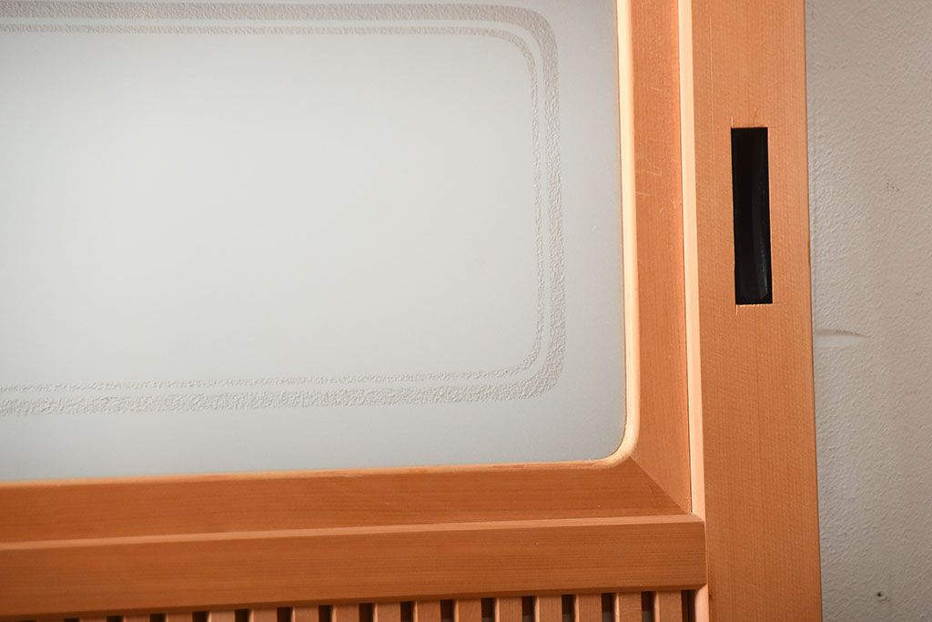 中古美品　木味を楽しめる美しさ　檜・杉材の高級格子戸2枚セット