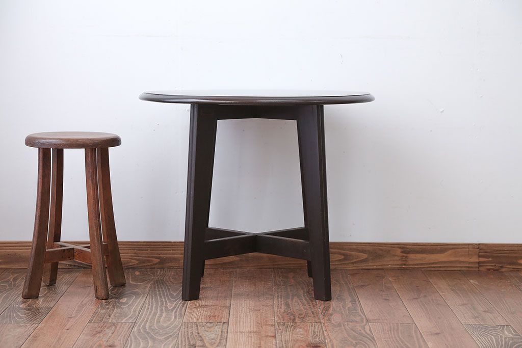 アンティーク家具　和製アンティーク　小さなかわいらしい丸テーブル(センターテーブル、カフェテーブル、サイドテーブル)