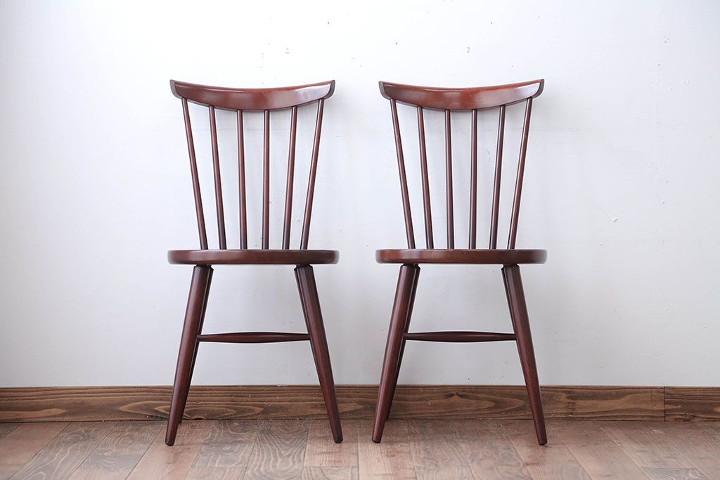 中古　秋田木工　レトロなスピンドルチェア(ダイニングチェア)2脚セット
